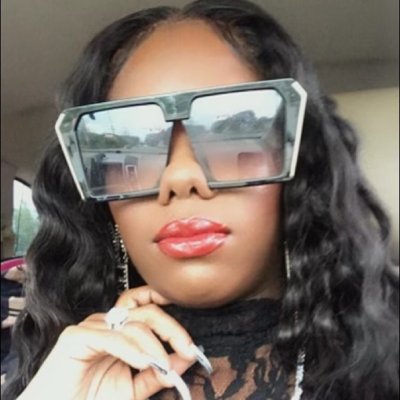 Meet your Posher, Diamond - Picture 1 of 1